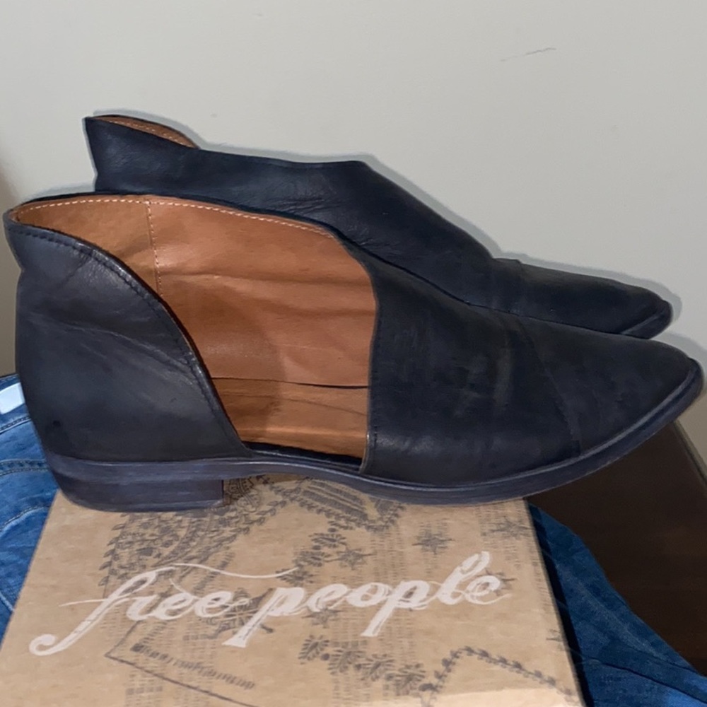 Free people royale flat black sz 37